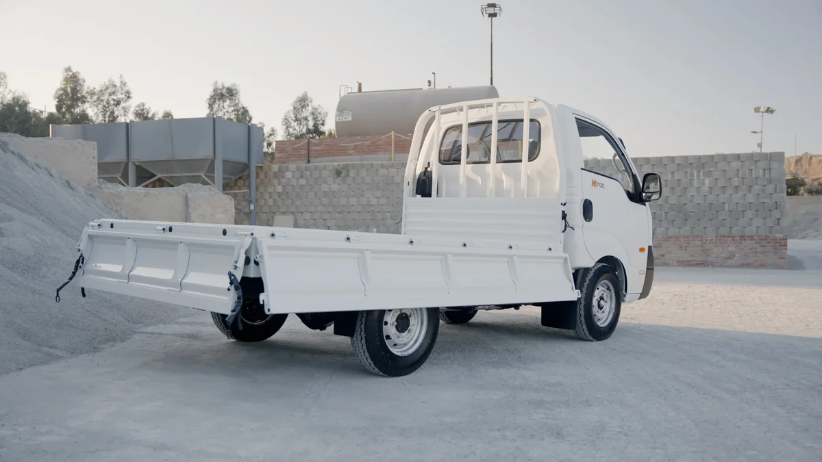 Kia K2700